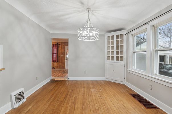 Empty room, Interior, Pendant Lights, Wood Texture Flooring