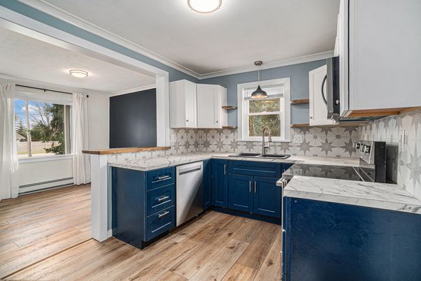 Interior, Kitchen, Pendant Lights, Wood Texture Flooring