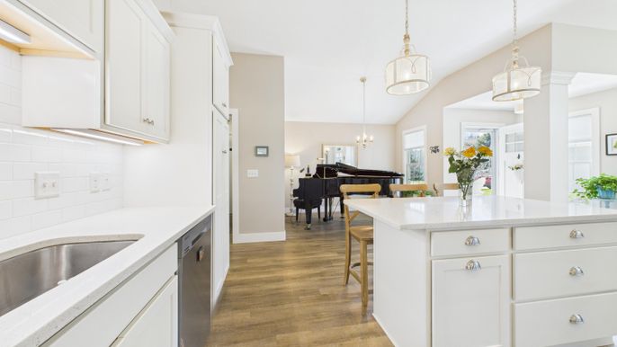 Chandelier, Interior, Kitchen, Pendant Lights, Piano, Wood Texture Flooring