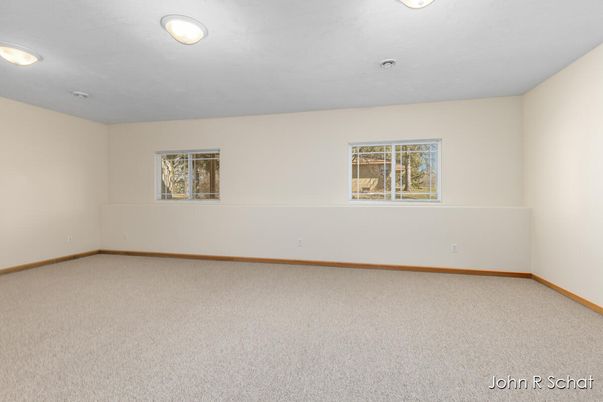 Empty room, Interior, Recessed Lighting