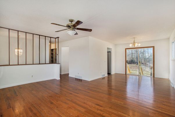 Empty room, Interior, Pendant Lights, Wood Texture Flooring