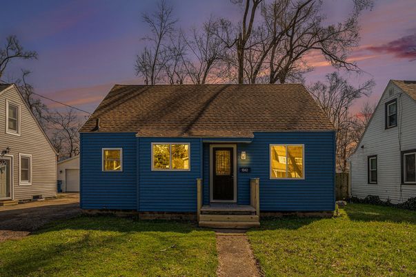 Exterior, Facade, Cape Cod