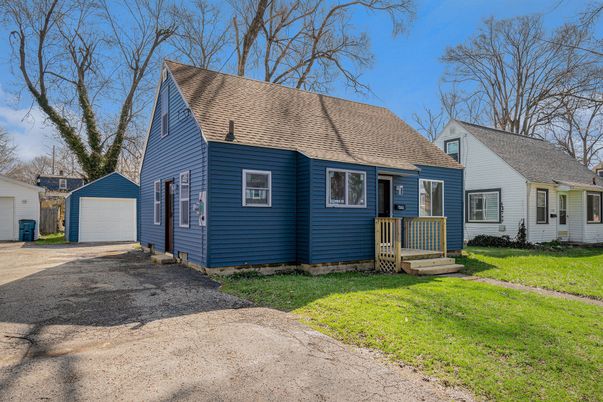 Backyard, Detached Garage, Exterior