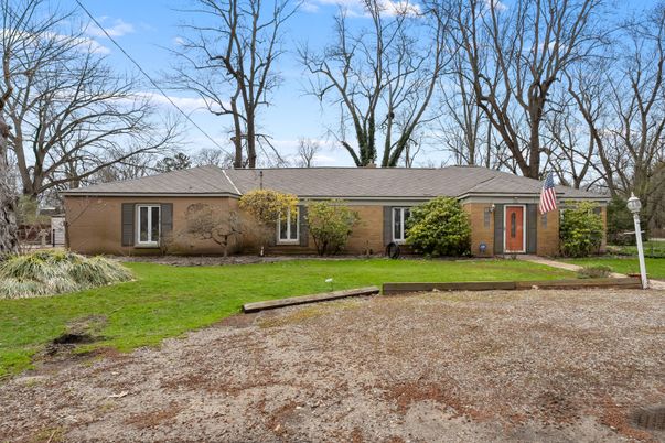 Backyard, Exterior, Facade, Ranch