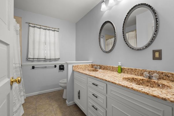 Bathroom, Dual Sink Vanities, Interior