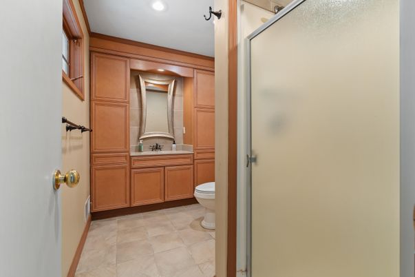 Bathroom, Interior, Recessed Lighting