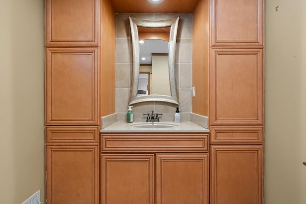 Bathroom, Interior, Tile Countertops