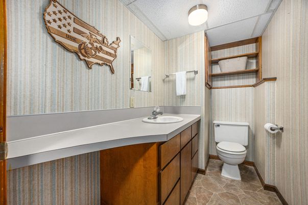 Bathroom, Dual Sink Vanities, Interior