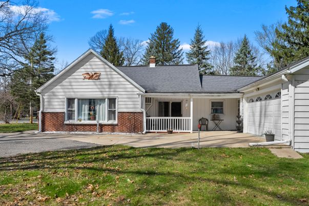 Attached, Backyard, Exterior, Facade, Brick Facade, Ranch