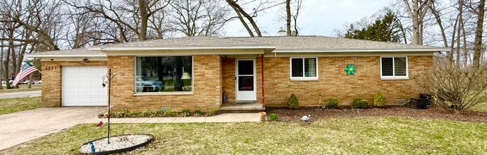 Attached, Exterior, Facade, Brick Facade, Ranch