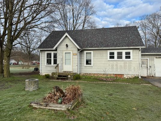 Exterior, Facade, Cape Cod