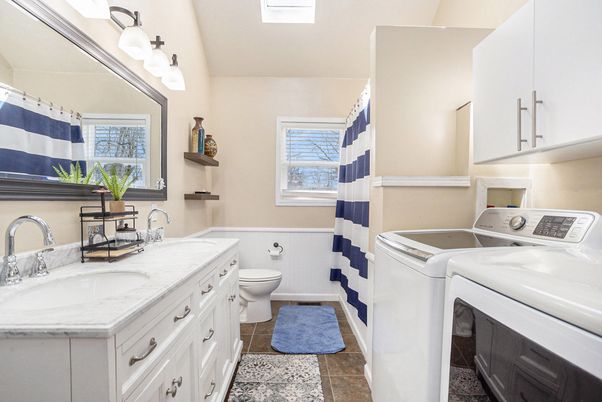 Bathroom, Dual Sink Vanities, Interior, Washer