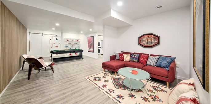 Interior, Living room, Recessed Lighting, Wood Texture Flooring