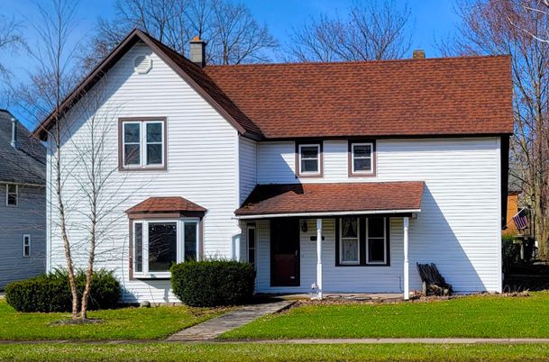 Exterior, Facade, Farmhouse