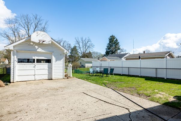 Detached Garage, Exterior