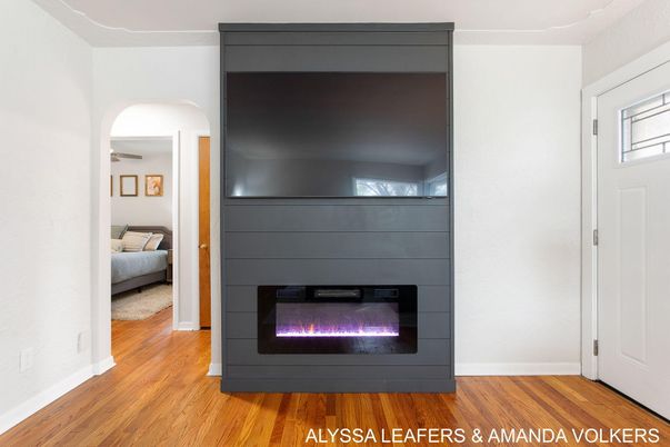 Bedroom, Fireplace, Interior, Wood Texture Flooring