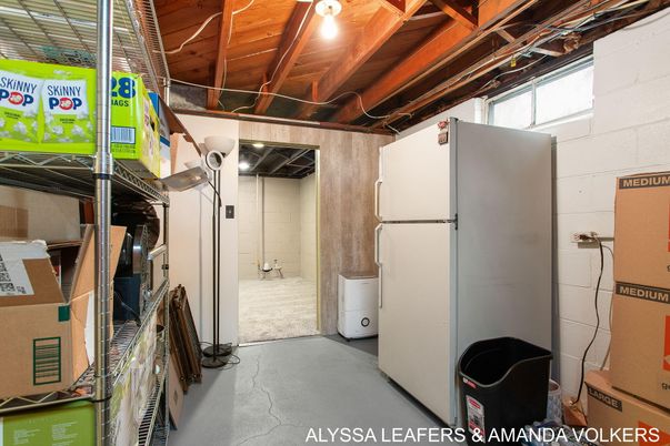 Interior, Washer, Wooden Beams, Wooden Ceilings