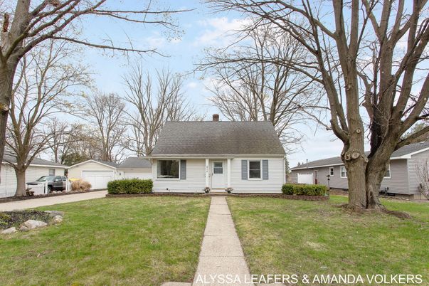 Backyard, Detached Garage, Exterior