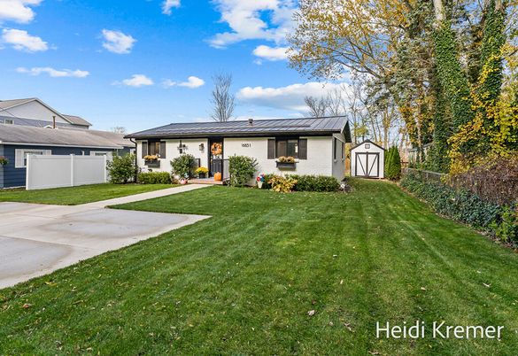 Backyard, Exterior, Facade, Ranch