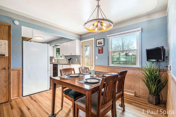 Dining room, Interior, Kitchen, Pendant Lights, Wood Texture Flooring