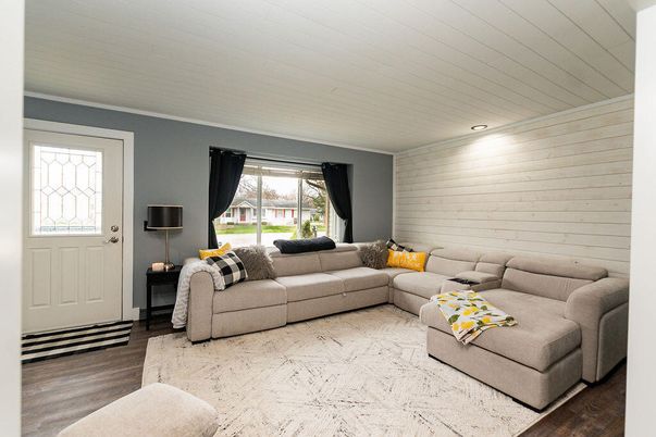 Interior, Living room, Recessed Lighting, Wood Texture Flooring