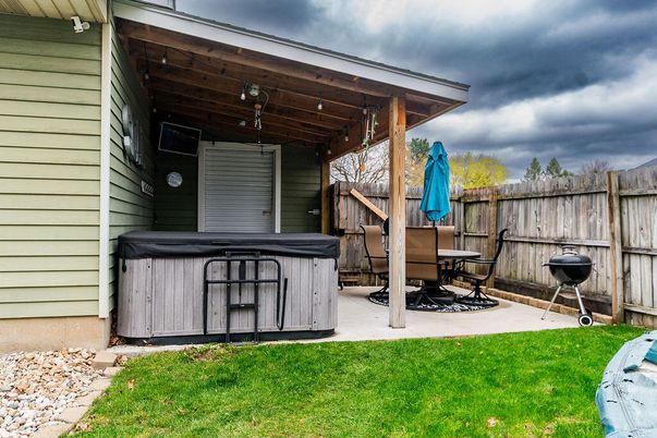 Exterior, Hot Tub