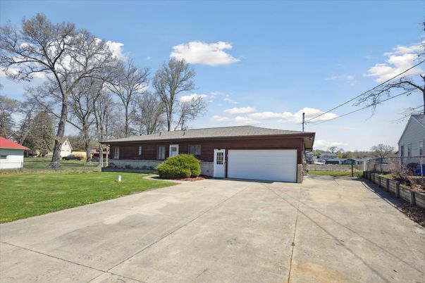 Attached, Exterior, Facade, Brick Facade, Ranch
