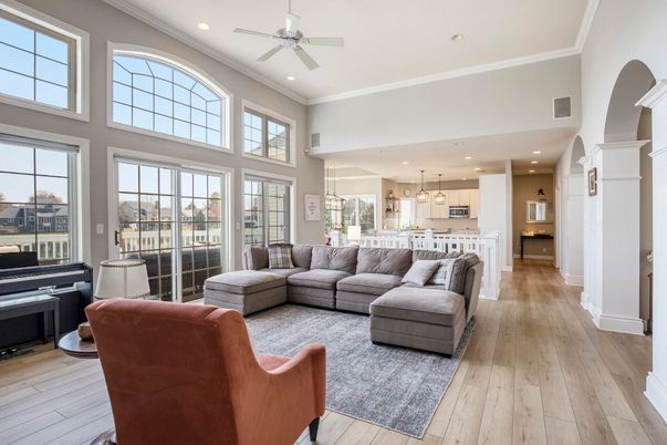 Interior, Kitchen, Living room, Pendant Lights, Piano, Recessed Lighting, Wood Texture Flooring