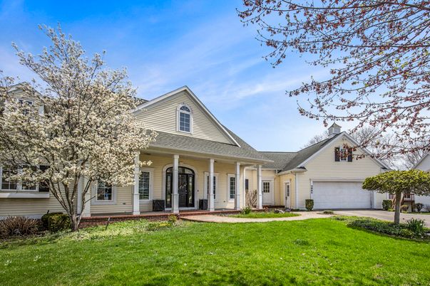 Attached, Exterior, Facade, Farmhouse