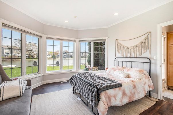 Bedroom, Interior, Recessed Lighting, Water, Wood Texture Flooring