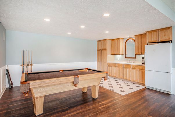 Billiard Table, Game Room, Interior, Recessed Lighting, Wood Texture Flooring