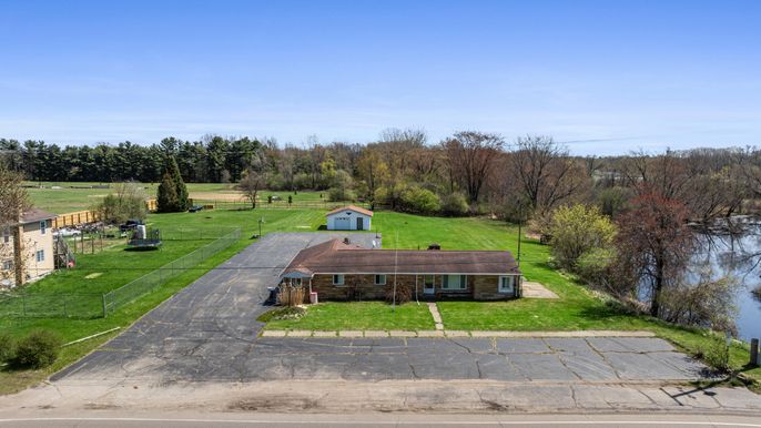 Exterior, Drone