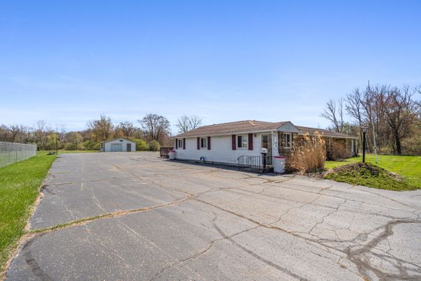 Detached Garage, Exterior
