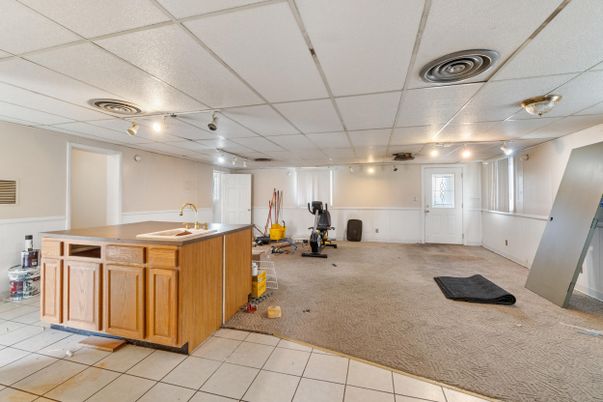 Fitness Equipment, Interior