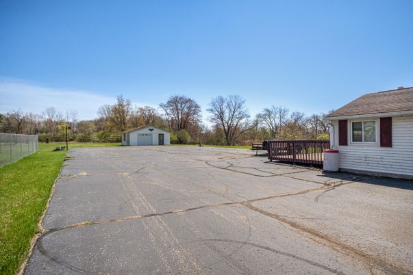 Detached Garage, Exterior