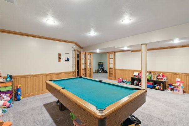 Billiard Table, Game Room, Interior, Recessed Lighting