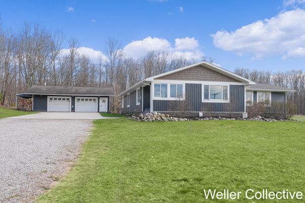 Attached, Exterior, Facade, Ranch