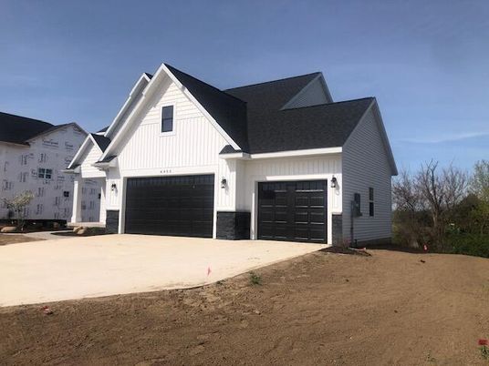 Attached, Exterior, Facade, Farmhouse