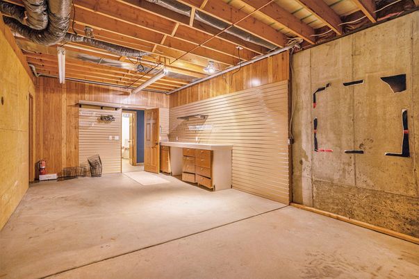 Empty room, Interior, Wooden Beams, Wooden Walls