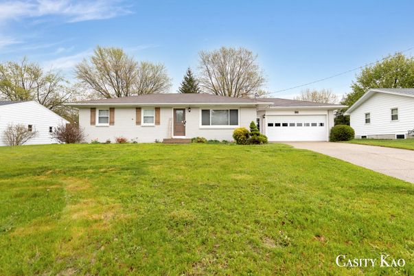 Attached, Exterior, Facade, Ranch