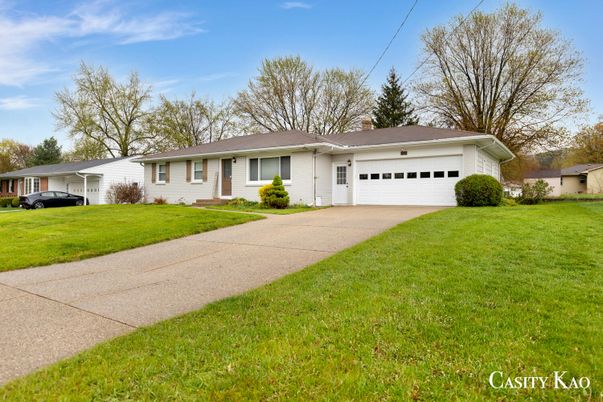 Attached, Exterior, Facade, Ranch