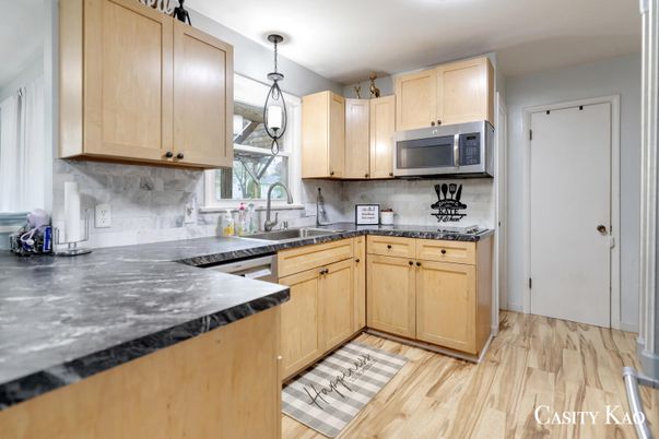 Interior, Kitchen, Pendant Lights, Wood Texture Flooring