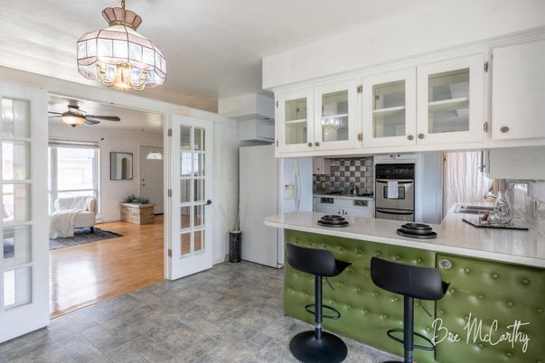 Chandelier, Interior, Kitchen, Wood Texture Flooring