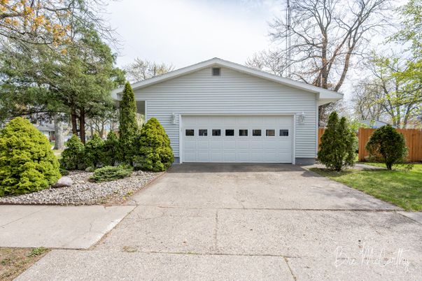 Detached Garage, Exterior