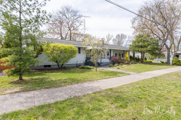 Backyard, Exterior, Facade, Ranch
