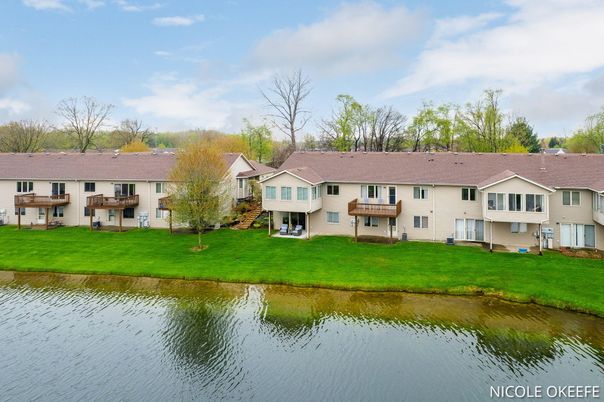 Exterior, Lake