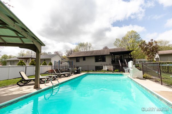Exterior, Pool