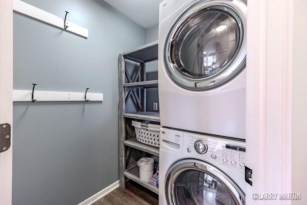 Interior, Utility Closets, Washer, Wood Texture Flooring