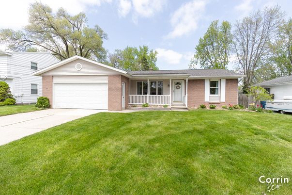 Attached, Exterior, Facade, Brick Facade, Ranch