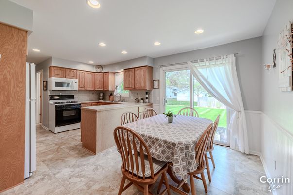 Dining room, Interior, Kitchen, Recessed Lighting